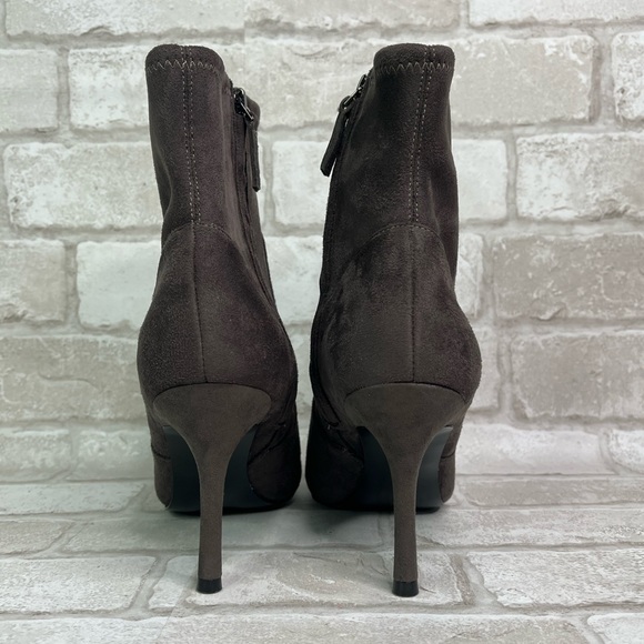 NWT NIB Nine West Cadence Grey Suede Booties - Picture 12 of 14